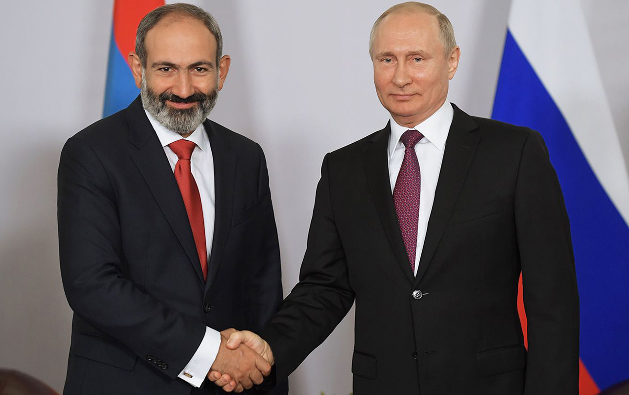 Paşinyan Putinə zəng etdi