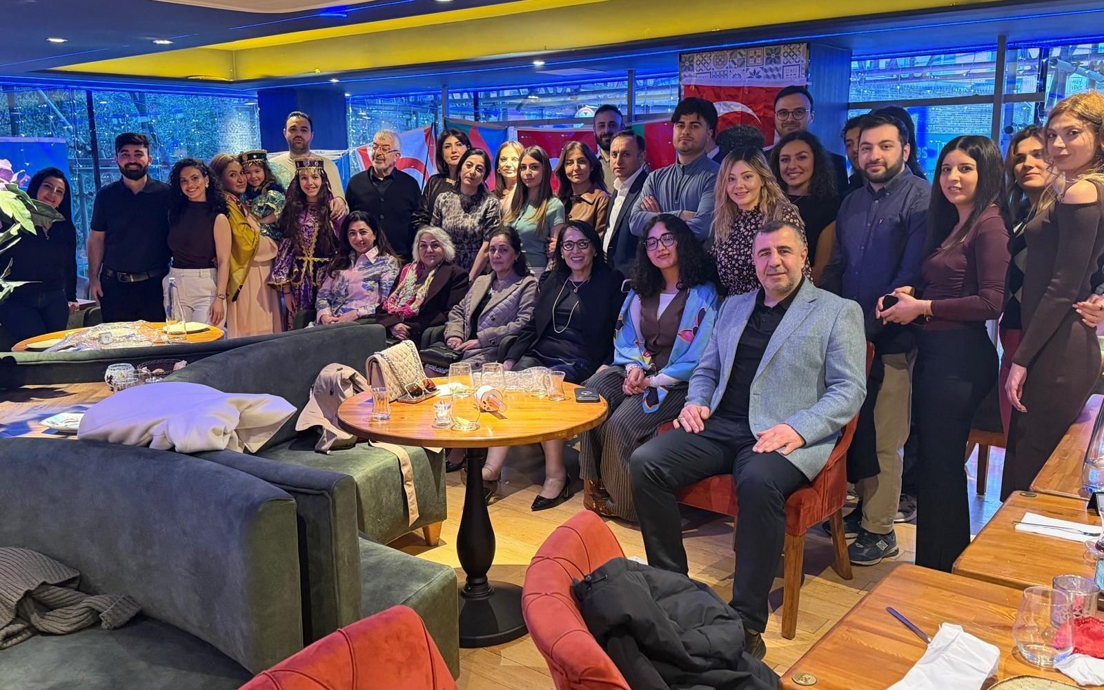 Britaniyada azərbaycanlılar Novruzu coşqu ilə qeyd edib -FOTO