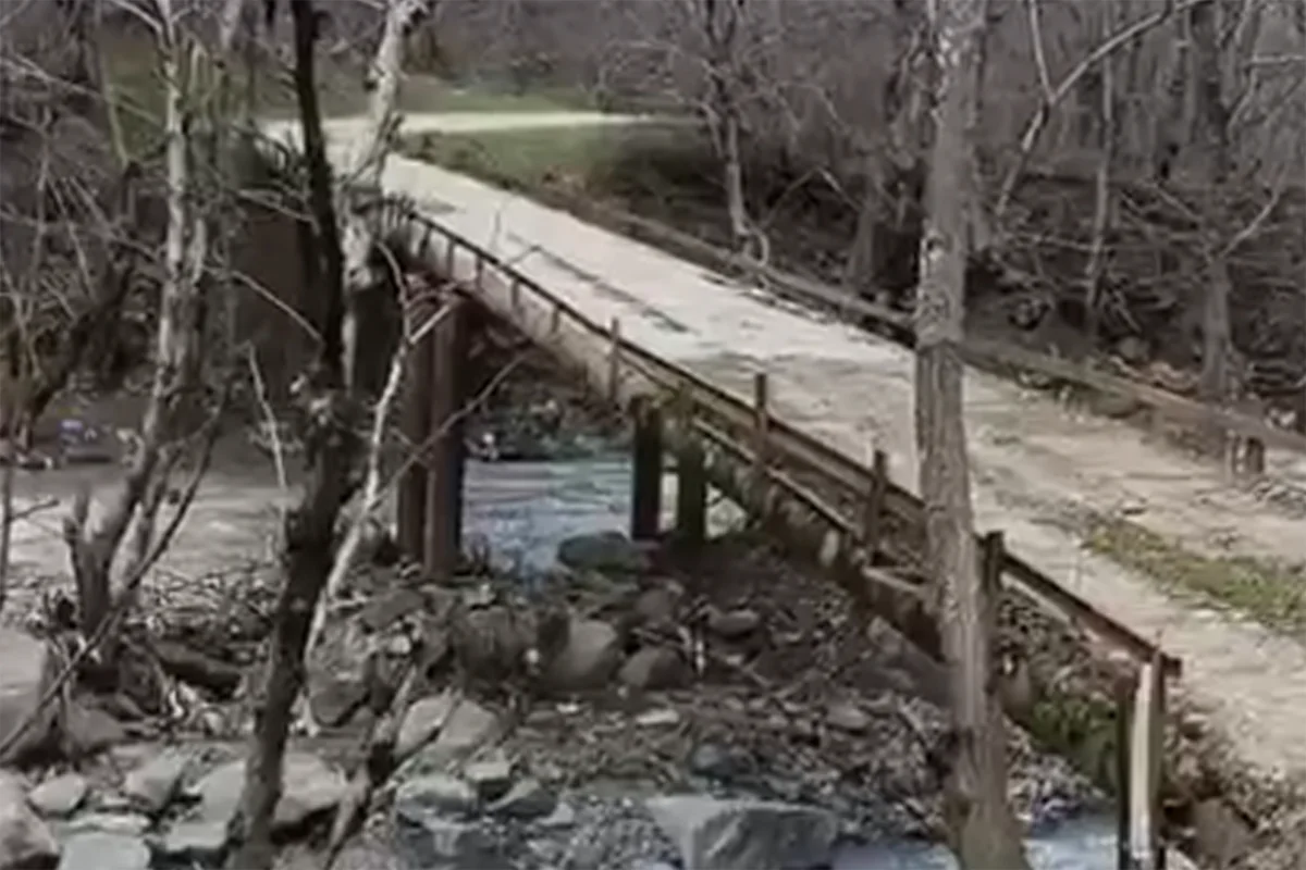 Lerikdə YOL PROBLEMİ: Sakinlərin öz hesablarına tikdikləri KÖRPÜ YARARSIZ HALA DÜŞÜB