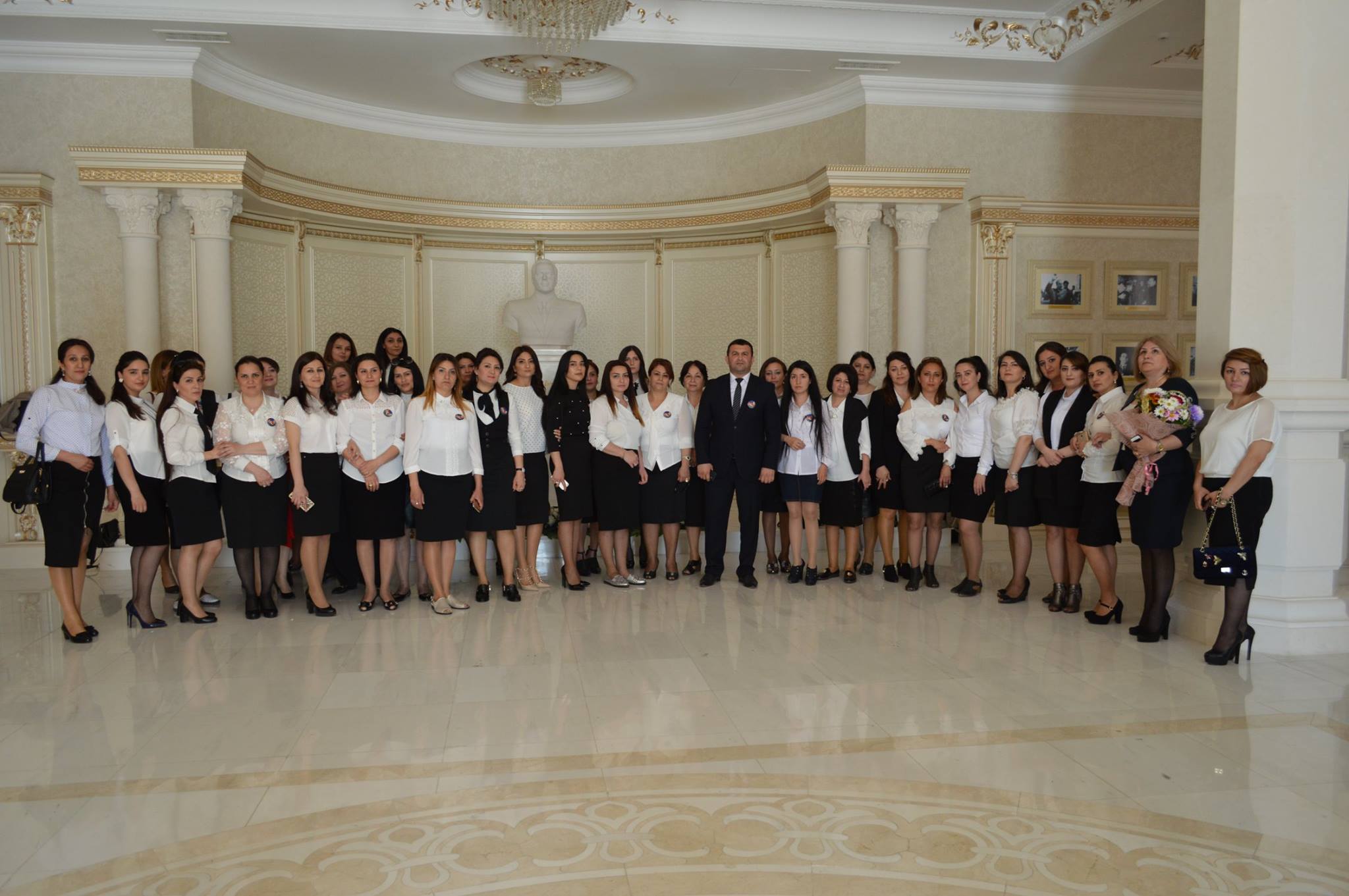 Gənc nəslin inkişafına həsr olunan nümunəvi fəaliyyət – Əntiqə Rzayevanın pedaqoji missiyası