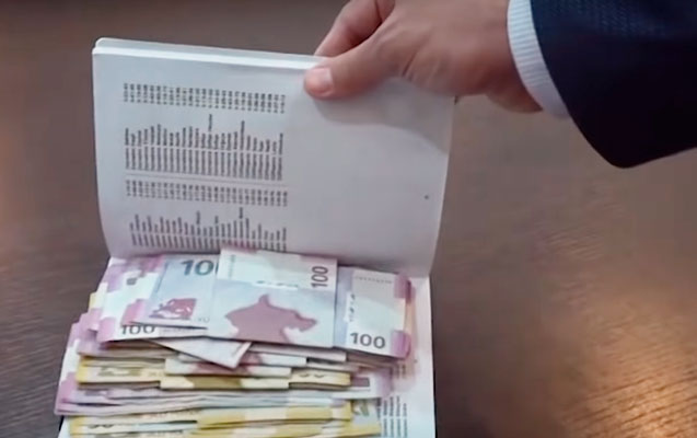 İşdən çıxarılan bağça müdiri 10 nəfərdən külli miqdarda pul alıbmış