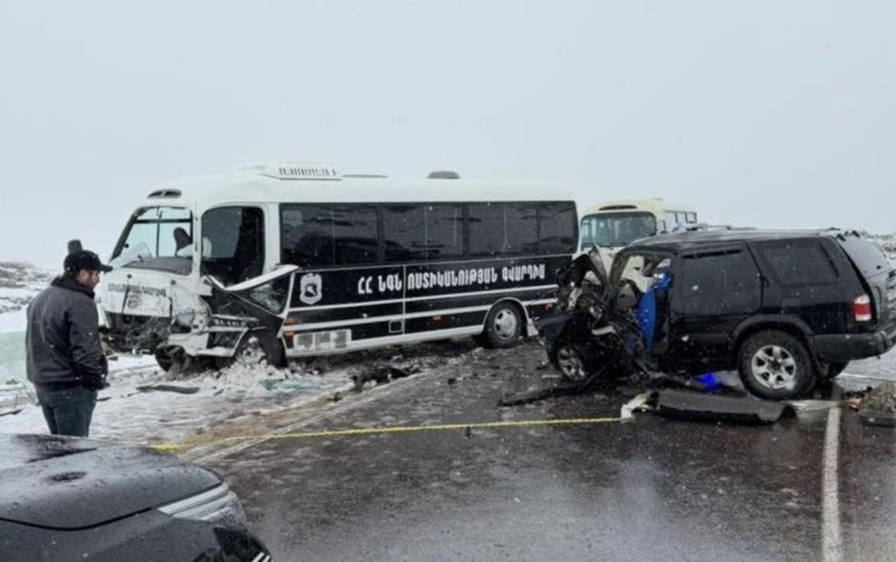 Paşinyanın kortejində qəza - 1 ölü, 12 yaralı