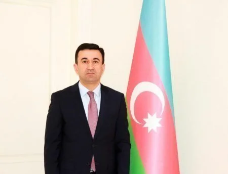 YALAN AYAQ TUTAR, YERİMƏZ