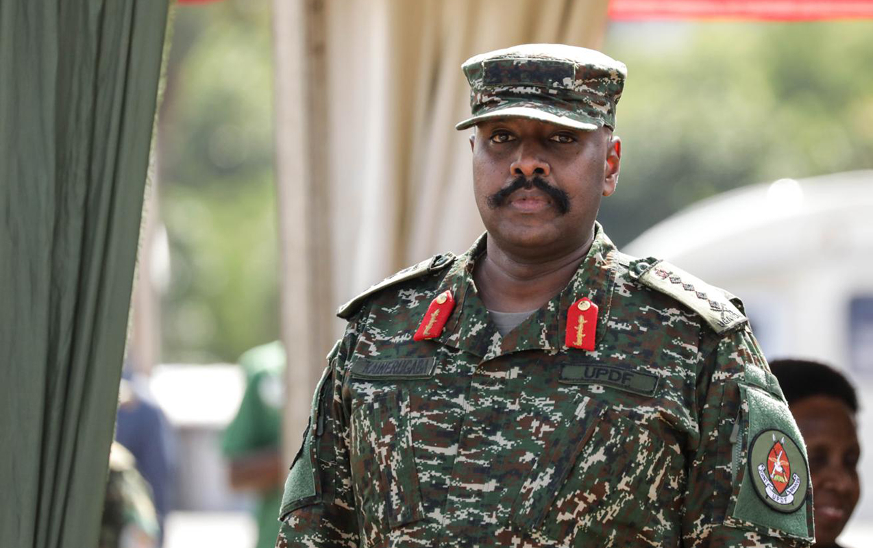 Türkiyədən 1 milyard dollar və ölkənin ən gözəl qadınını - Tələb etdi