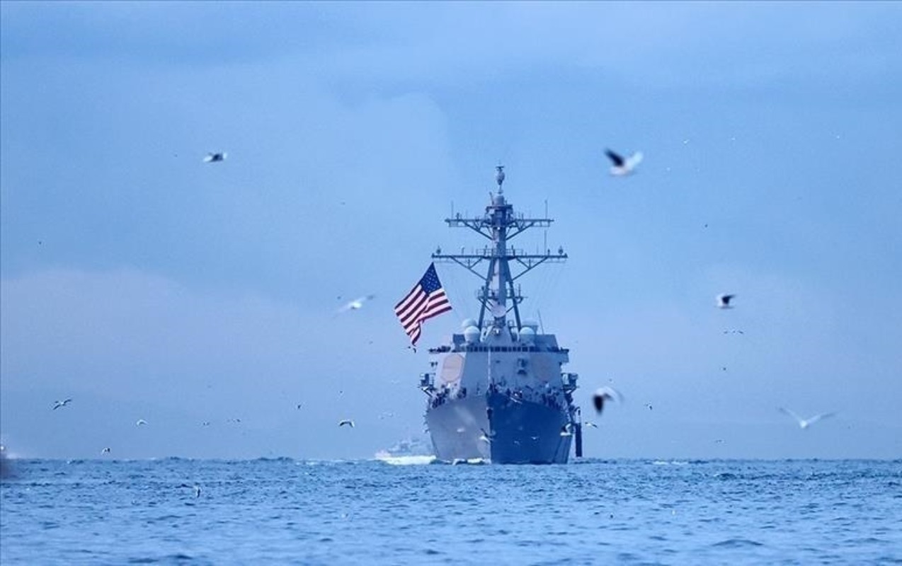 ABŞ Sakit okeanda katerə zərbə endirdi - 2 ölü