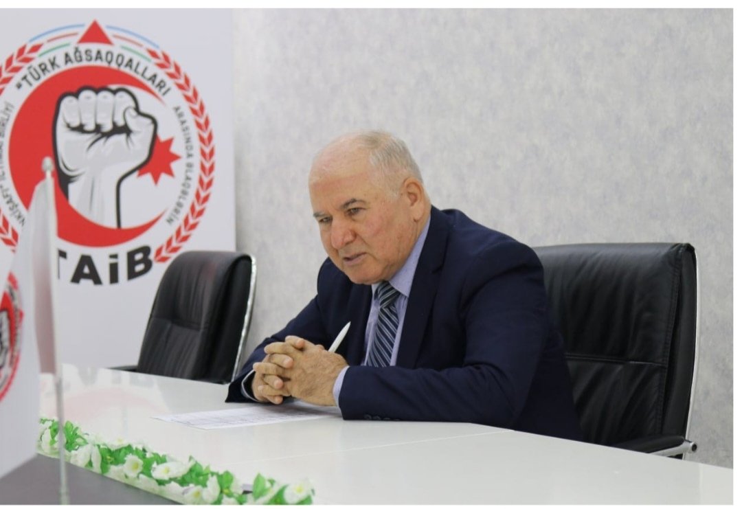 “Dəyişən dünyanın dəyişməz insanları”