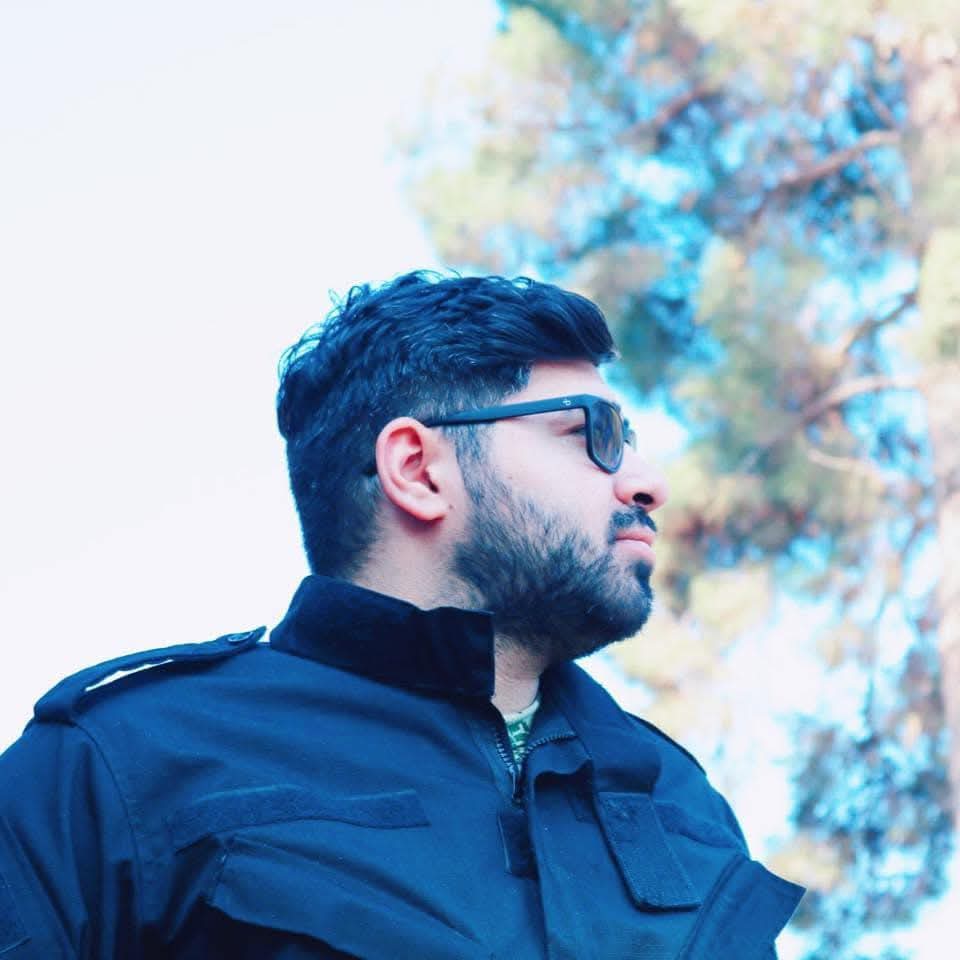 Partiya nümayəndəsindən yazıçıya sərt sözlər: "Allah ona ağıl versin!"