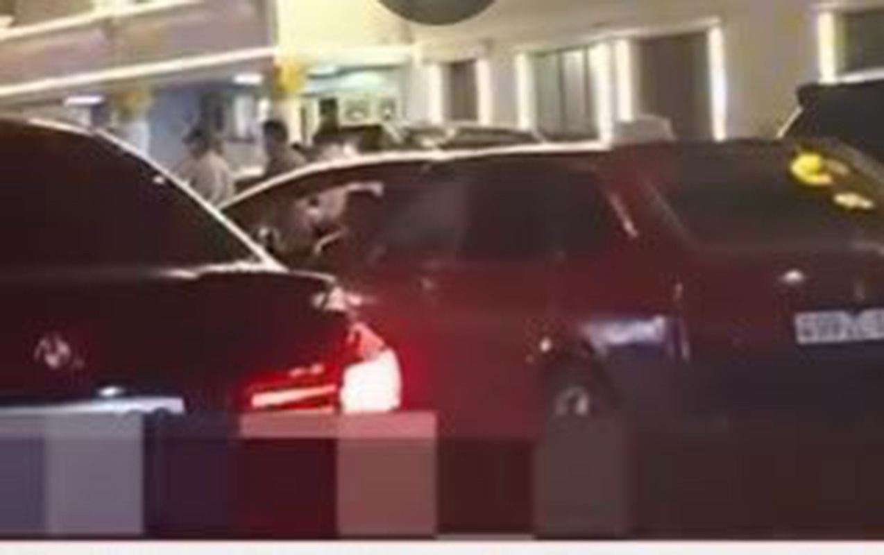 Şadlıq sarayının qarşısında insident - 5 nəfər saxlanıldı