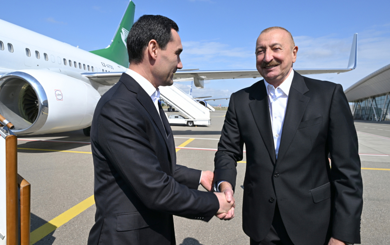 Prezident həmkarını Füzulidə qarşıladı