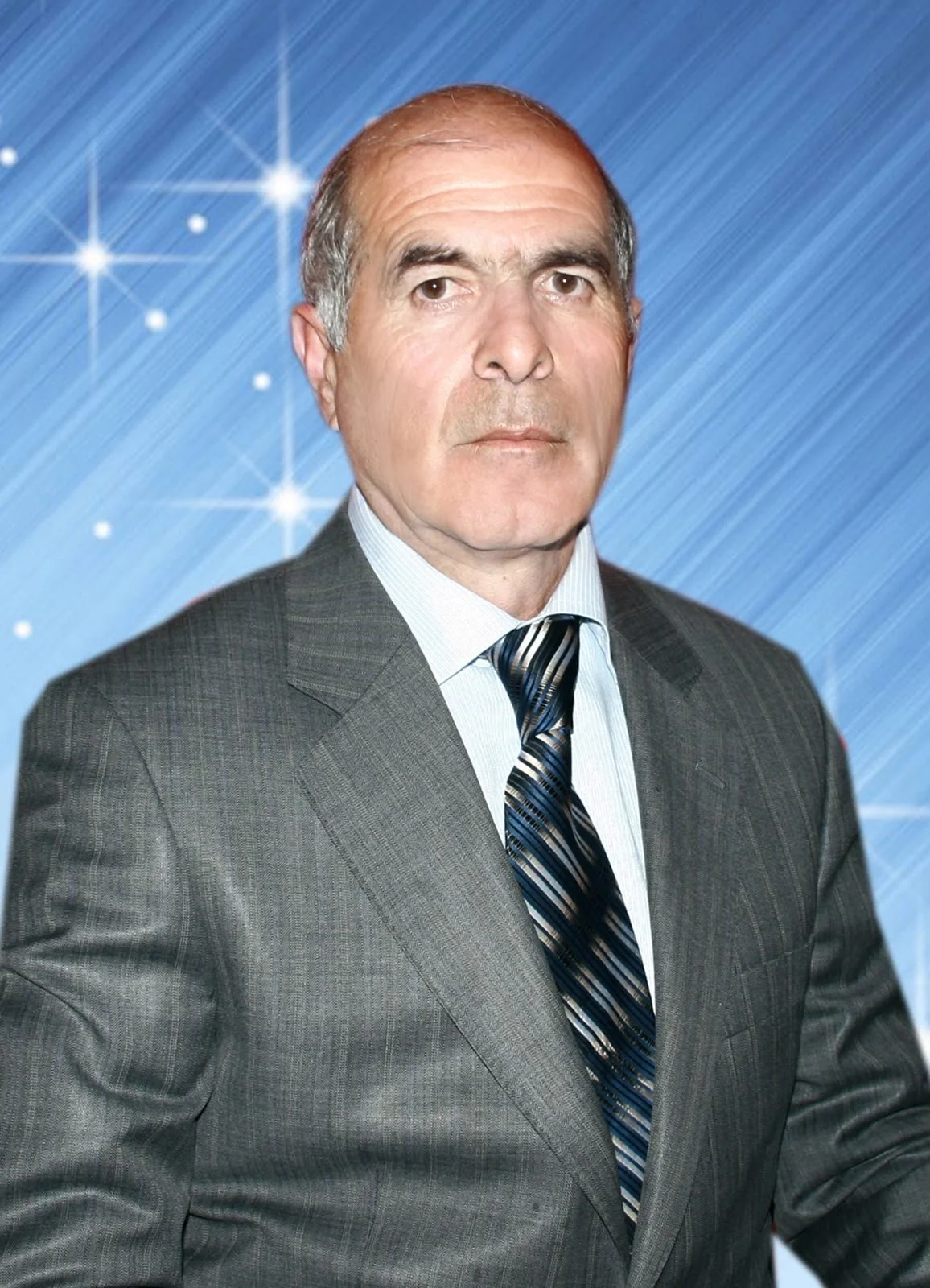 KÖK SALAN BİR ÇİNAR və yaxud İSMAYILLI TƏHSİLİNİN CANLI SALNAMƏSİ