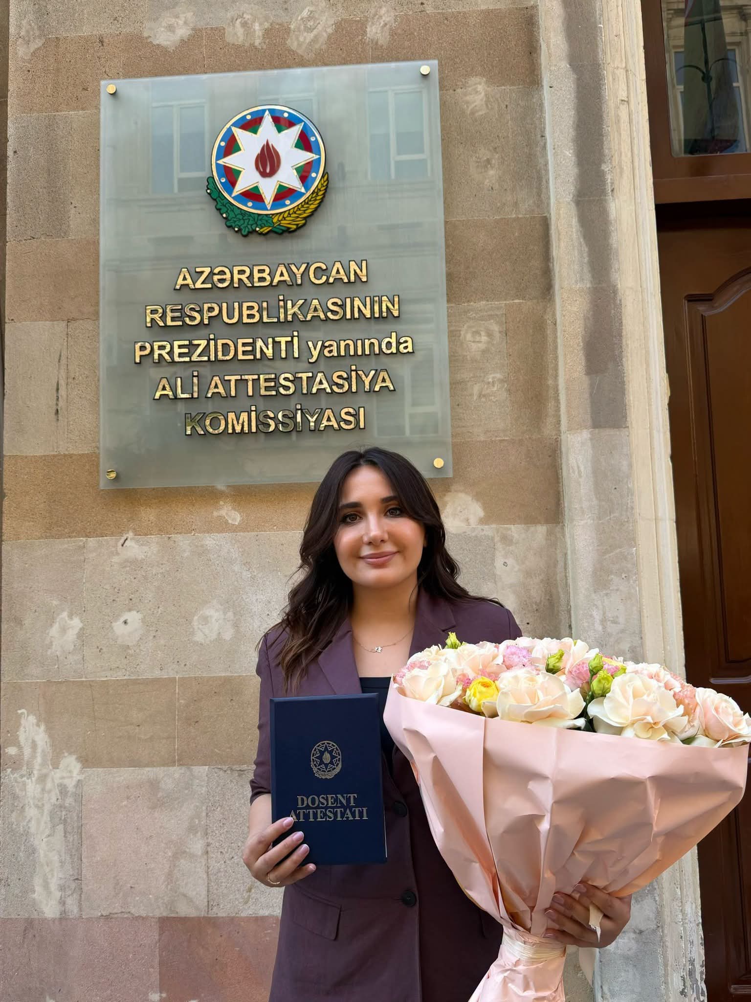 Dillər Universitetinin əməkdaşına dosent elmi adı verilib