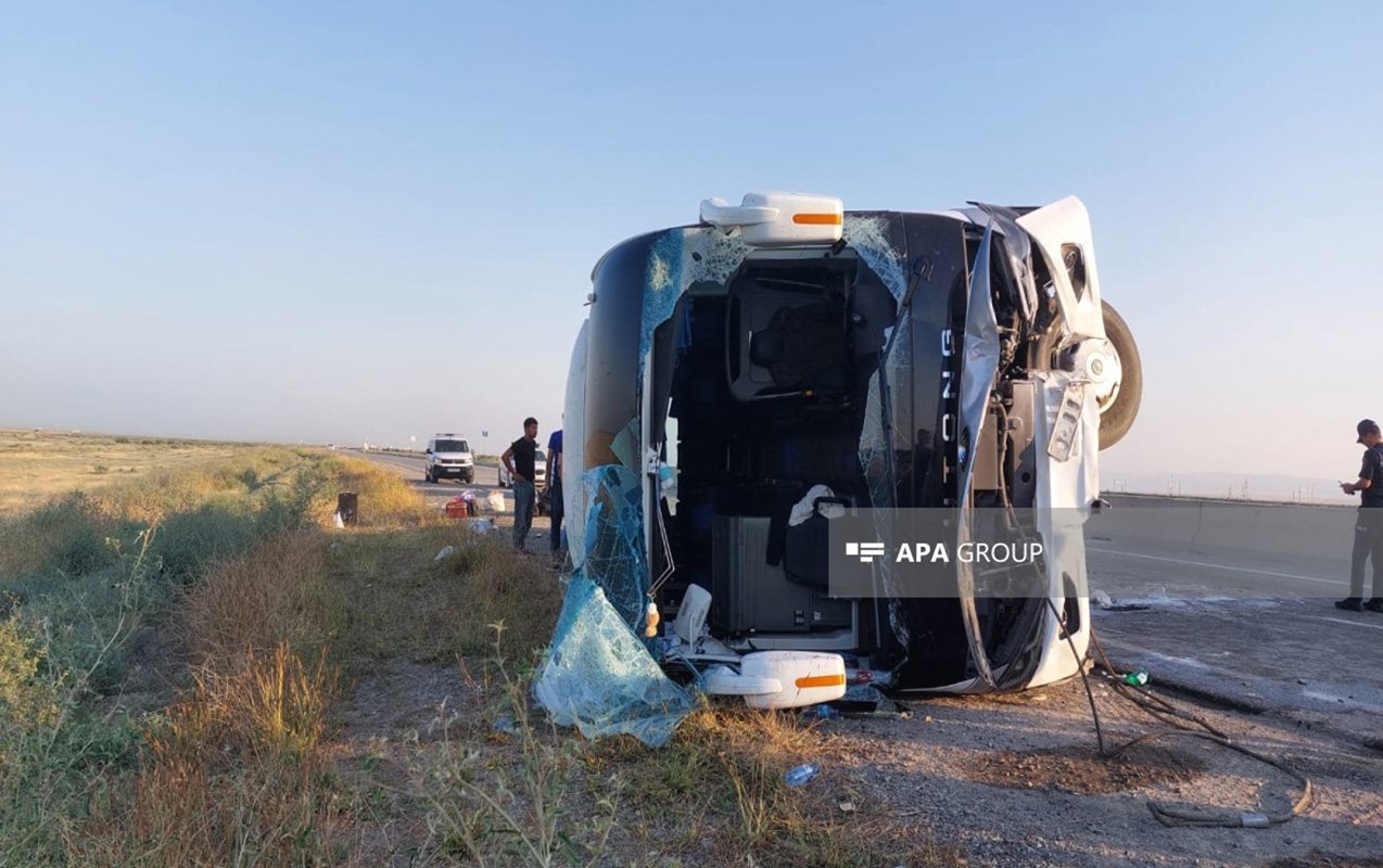 Hacıqabulda sərnişin avtobusu aşdı - Yenilənib