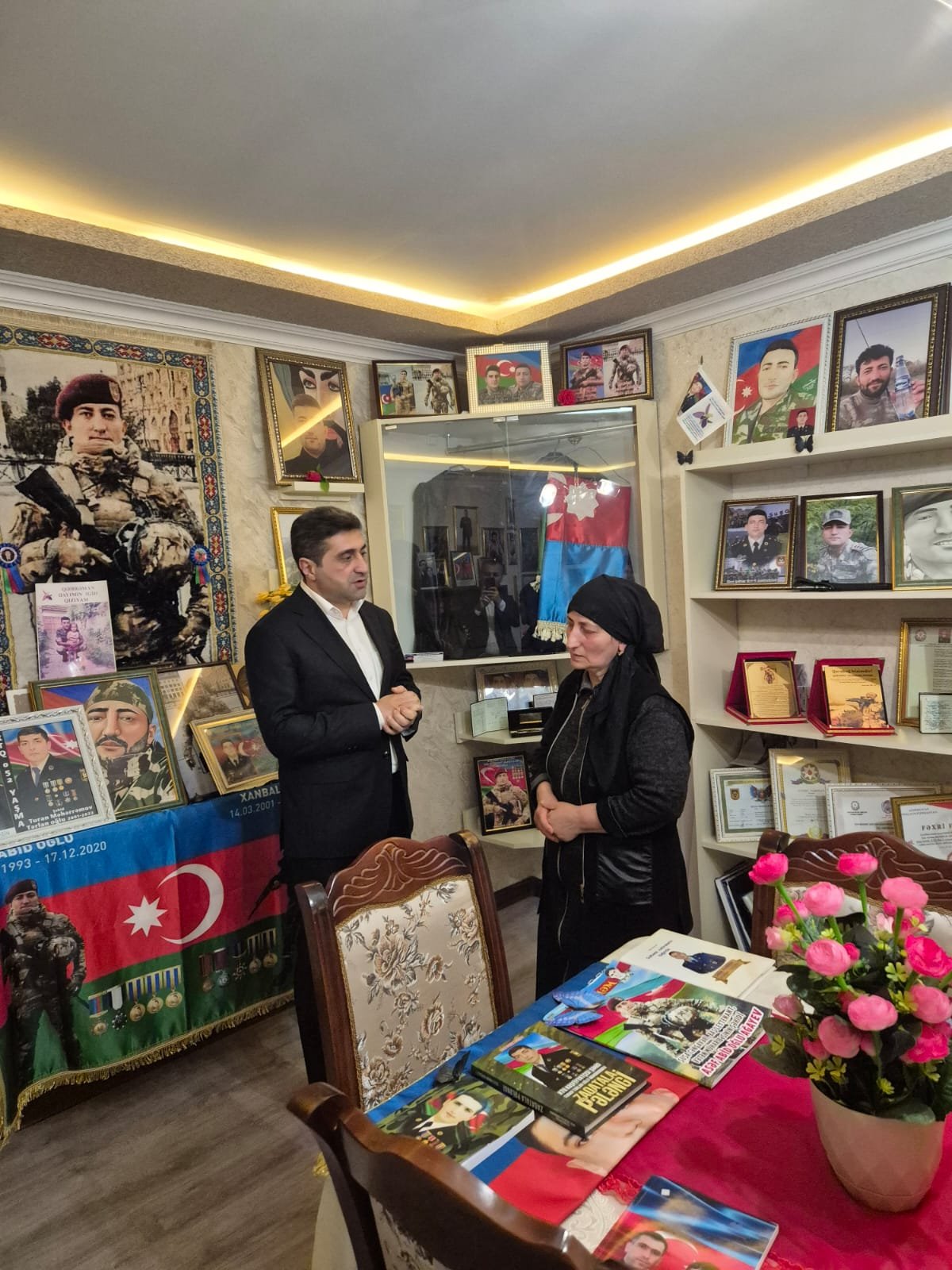 Qax Rayon İcra Hakimiyyətinin başçısı Elvin Paşayev mütəmadi olaraq şəhid ailələrini ziyarət edir