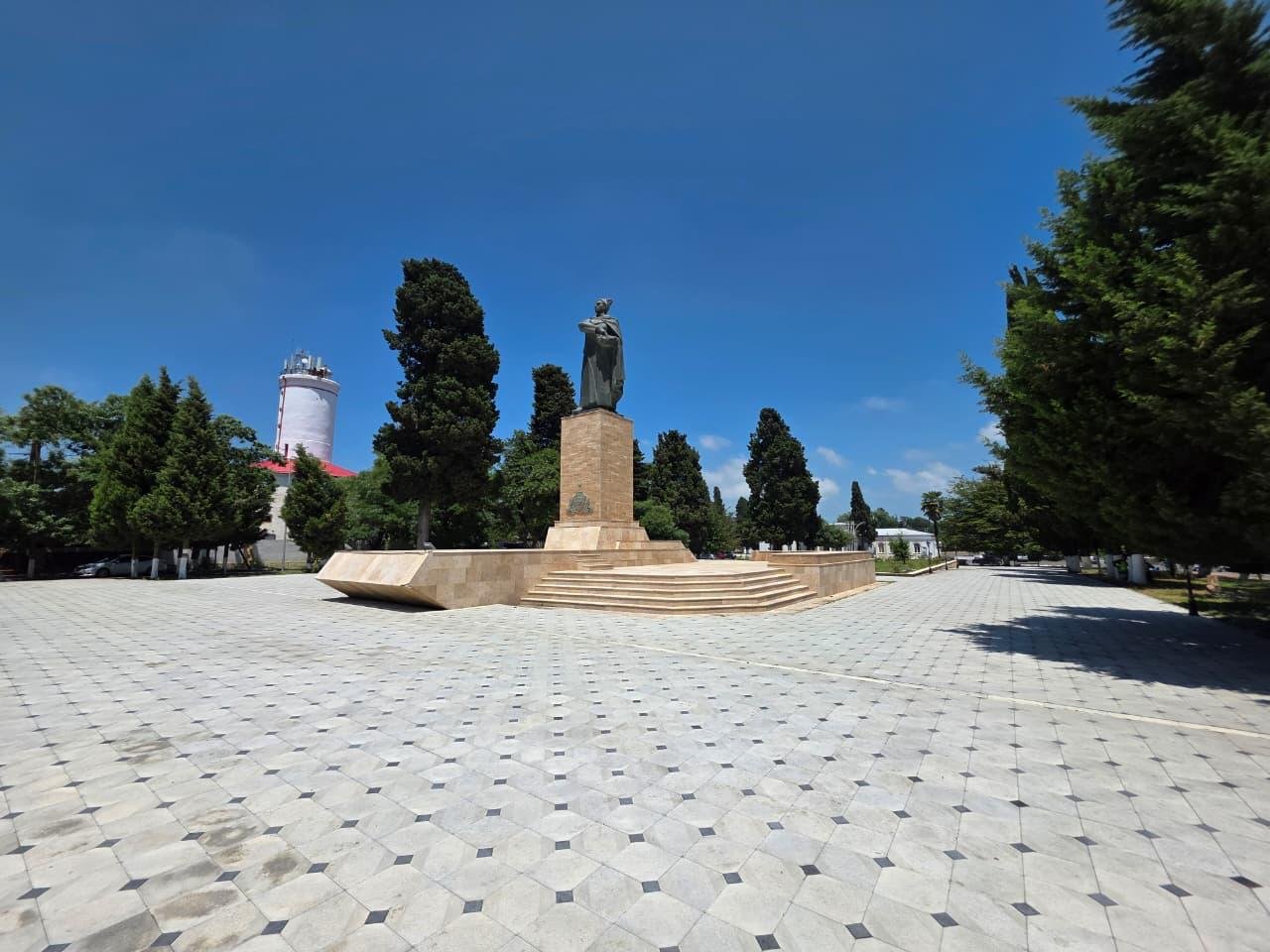 Lənkəranda “Şəhərsalma və memarlıq ili” çərçivəsində aparılan abadlıq işləri davam etdirilir