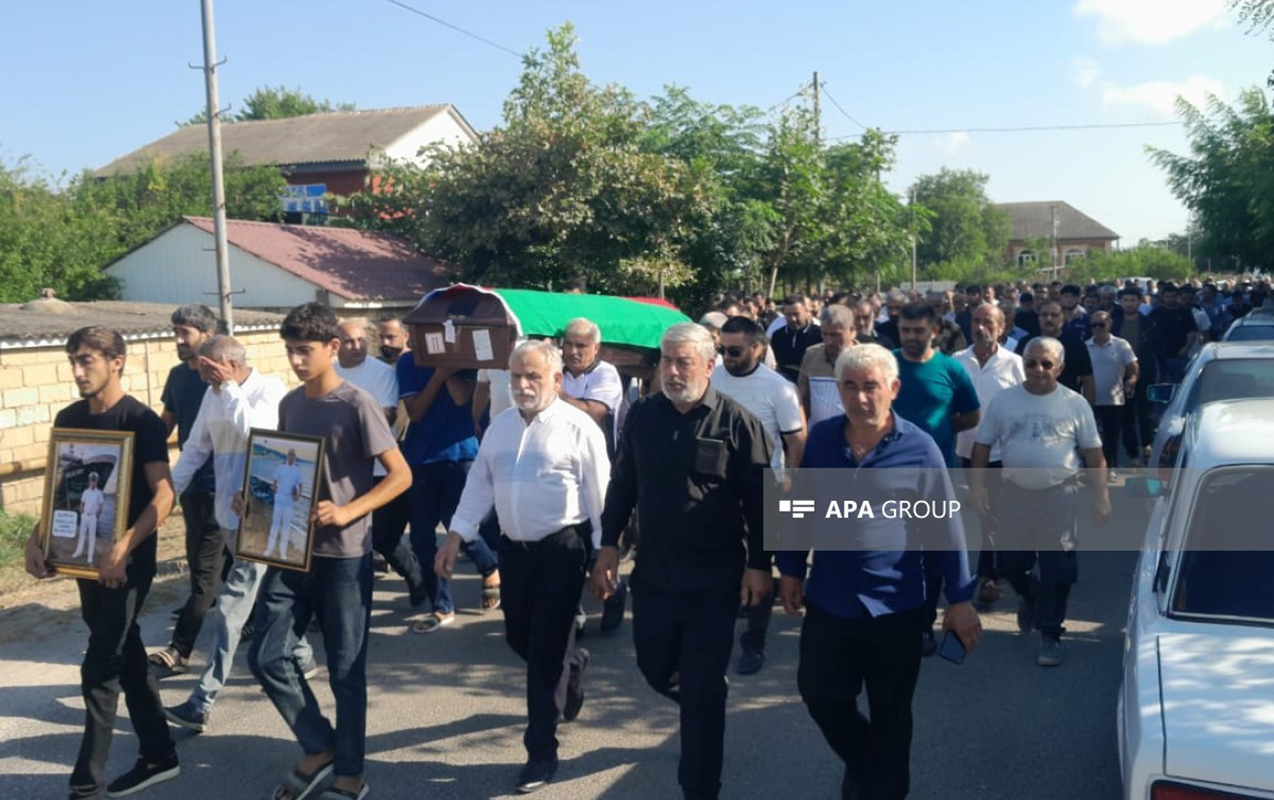 Vurulan gəminin kapitanı dəfn edildi
