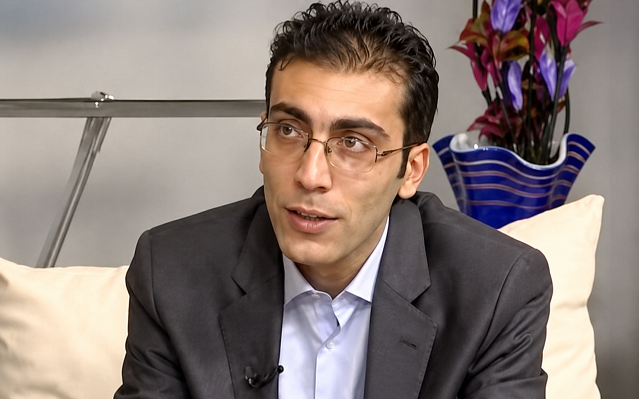 “Qəbrim üstə ağlamayın, mən gülməkdən ölmüşəm...”