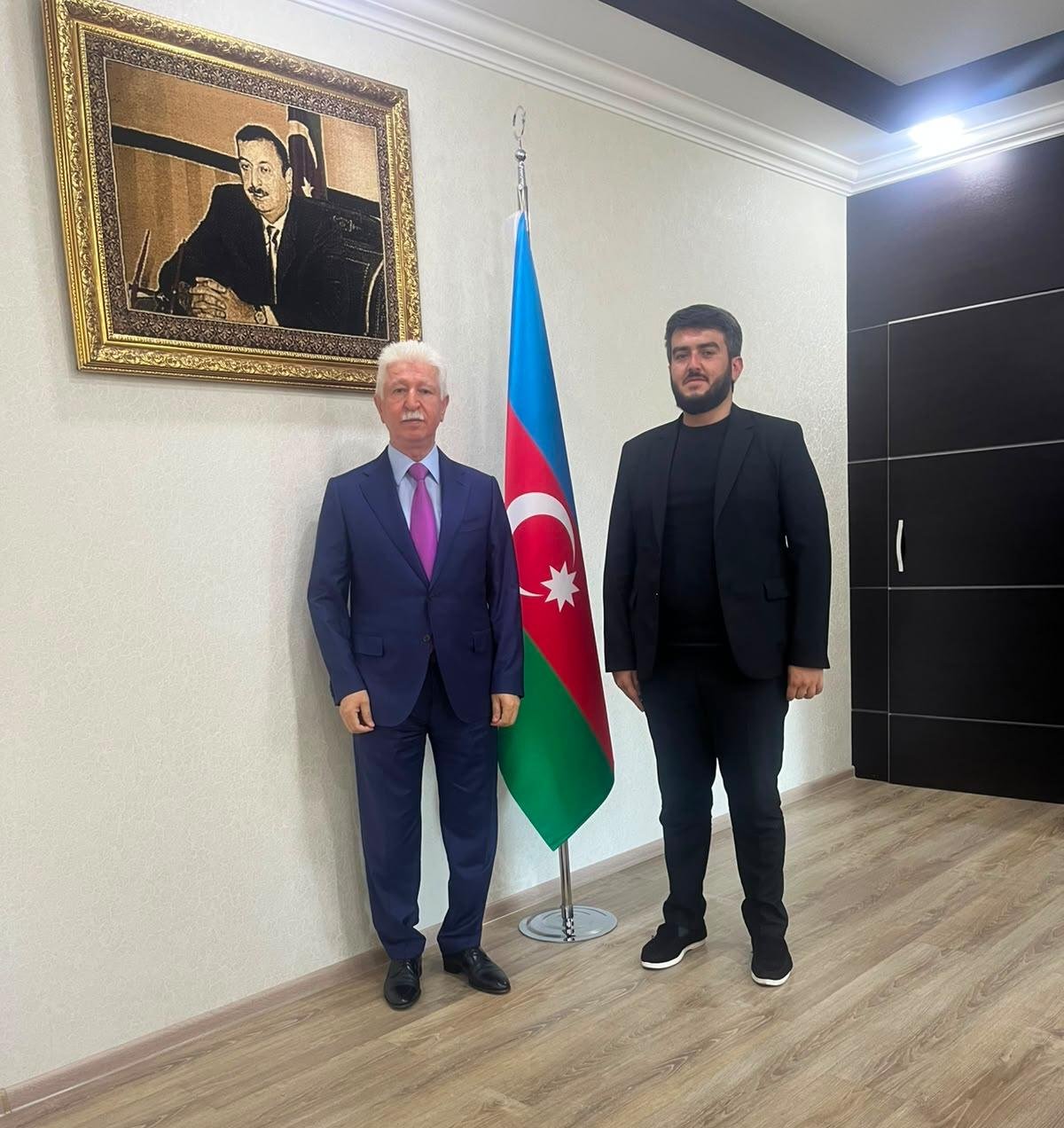 Cəlilabad Rayon İcra Hakimiyyətinin başçısı Rafiq Cəlilov Mərhəmət Lələyevi qəbul edib