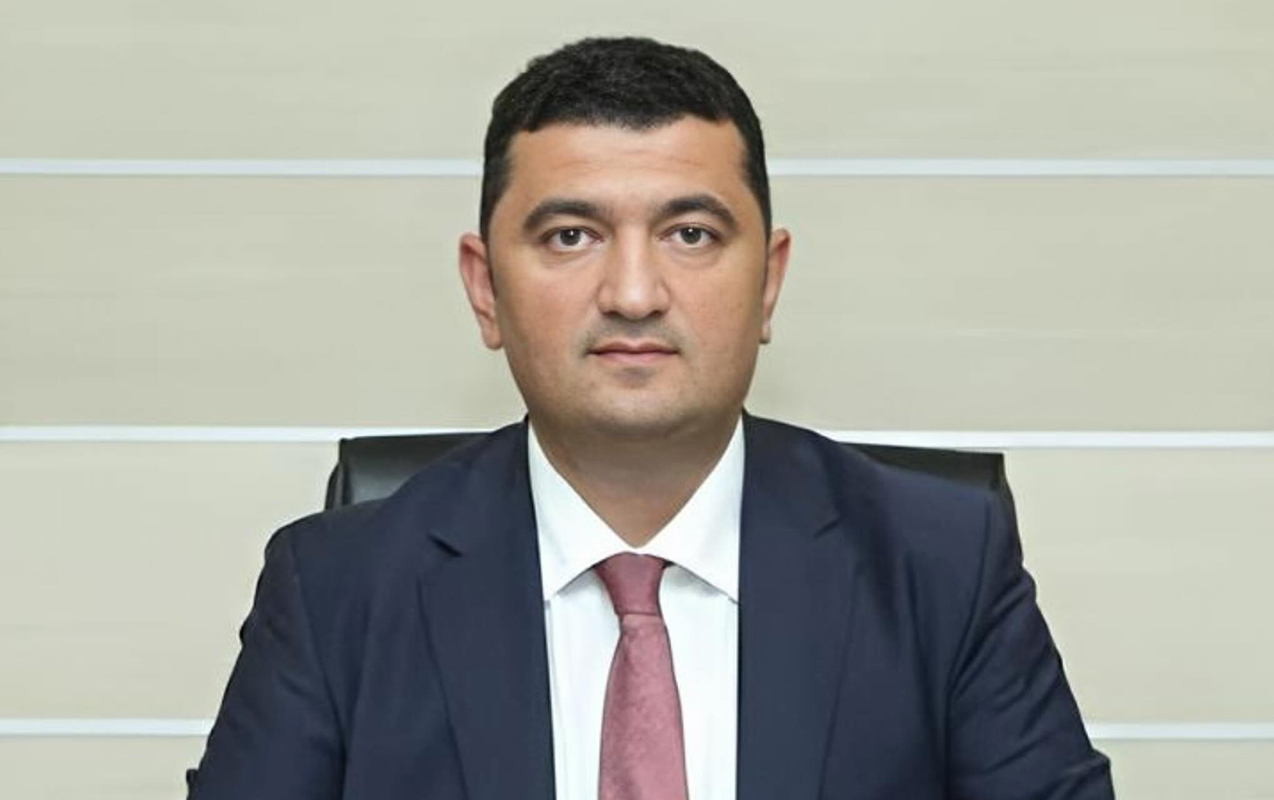 “Green Card” udduğundan ərizə yazaraq vəzifəsindən gedibmiş