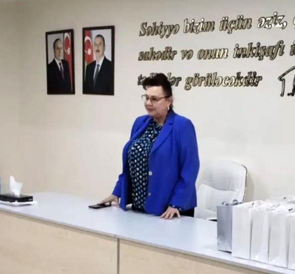 Yarım əsrə yaxın səhiyyəyə həsr olunan ömür: Əməkdar həkim Elmira Rəfailovanın peşə və vətənpərvərlik yolu