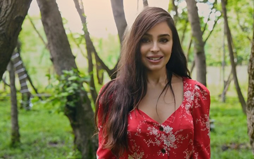 Leyla Əliyeva Nüsrət Kəsəmənlinin məşhur şeirini oxudu