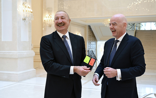 İlham Əliyevin FIFA prezidenti ilə görüşündən maraqlı