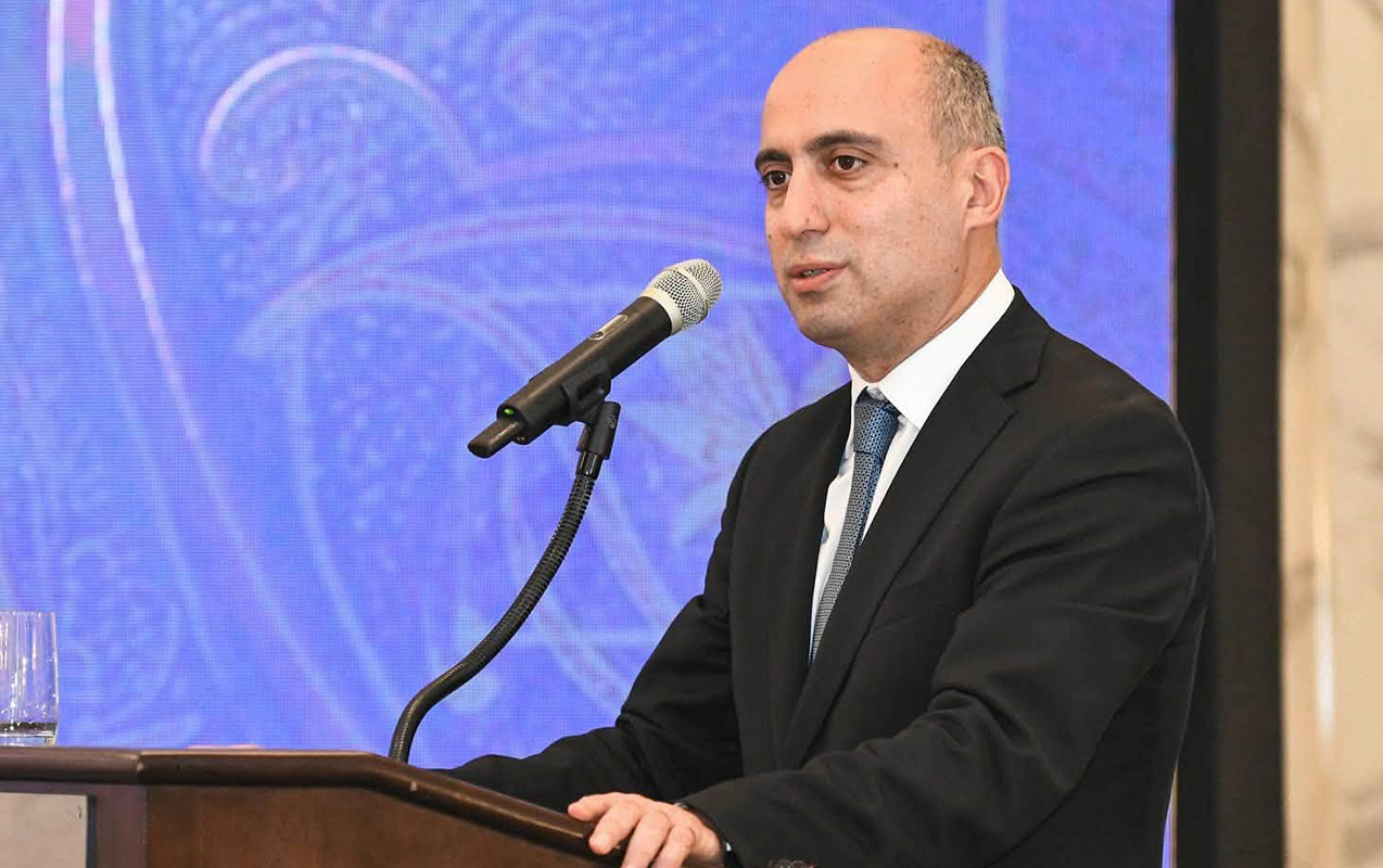 “Əməyinizin nəticələrindən qürur duymağı arzulayıram” - Emin Əmrullayev