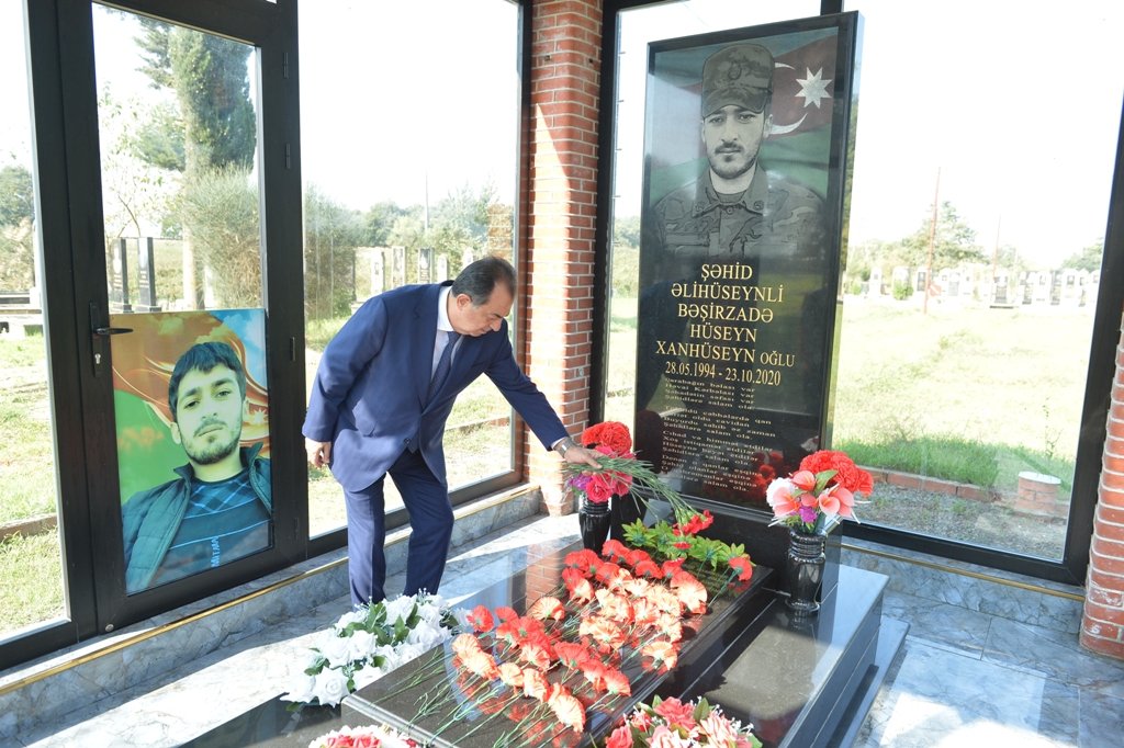 Lənkəran ŞİH başçısı şəhid Hüseyn Bəşirzadənin məzarını ziyarət edib